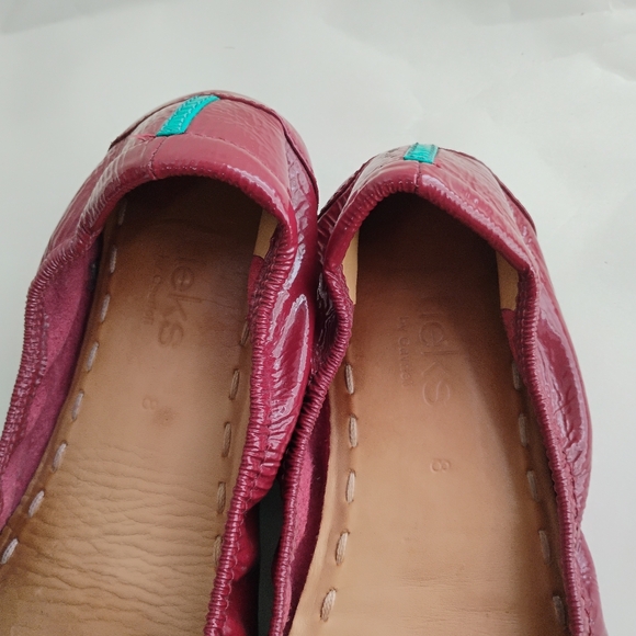 Tieks by Gavrieli Women's Size 8 Ruby Red patent Foldable Ballet Flats - Picture 8 of 15